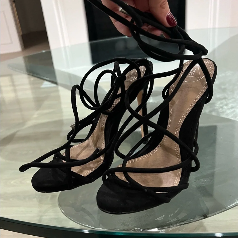 MISSGUIDED Black Strappy Heeled Sandal - Picture 6 of 6